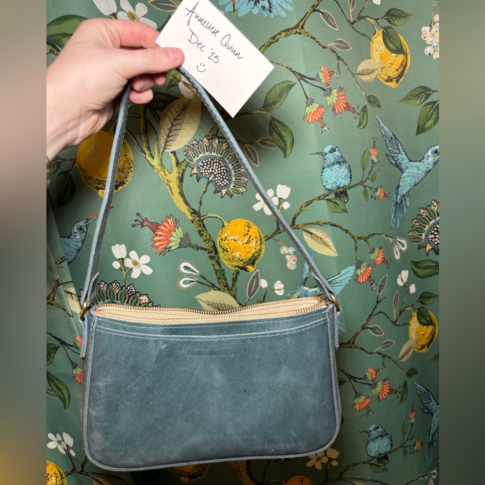 PLG Lucy in Aqua
